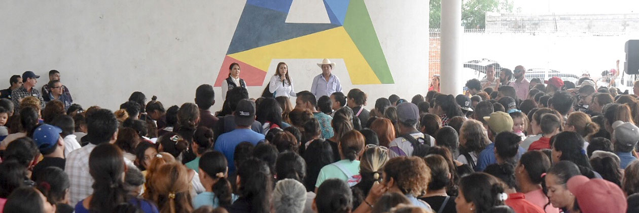 CONTRIBUYE TERE JIMÉNEZ A QUE FAMILIAS DE AGUASCALIENTES SE ALIMENTEN MEJOR
